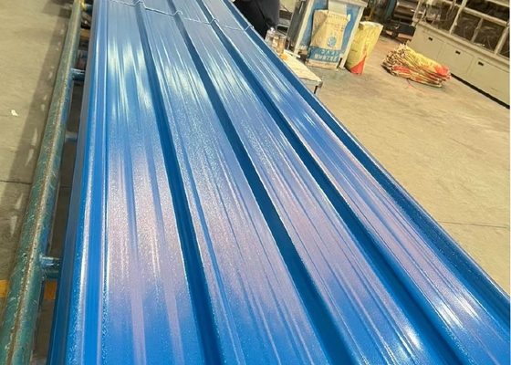 Schallbeständige Kunststoffdachplatten mit einer Dicke von 1,0 mm für Carport